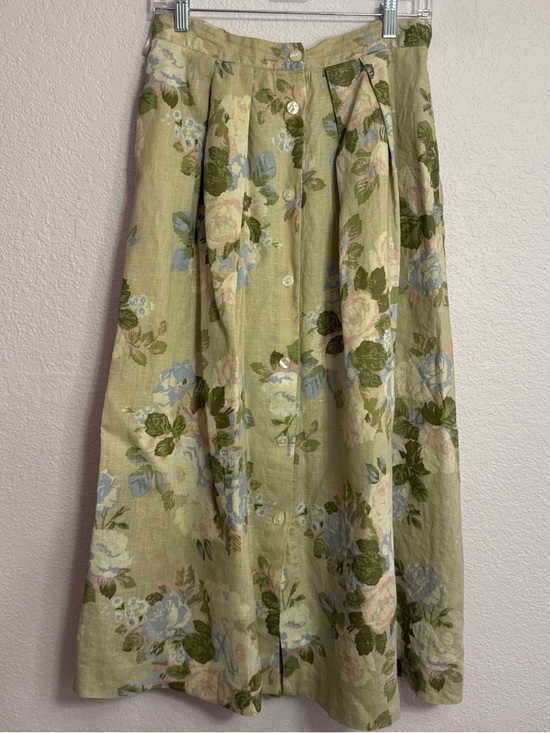 Hunt Club Dresses & Skirts - Vintage 80s/90s Floral Button-Front Midi Skirt in Sage Green